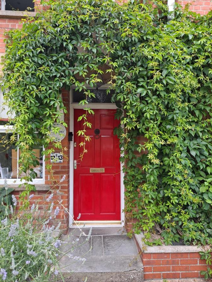 Pilgrims Of The Goddess Bed & Breakfast Glastonbury Exterior photo